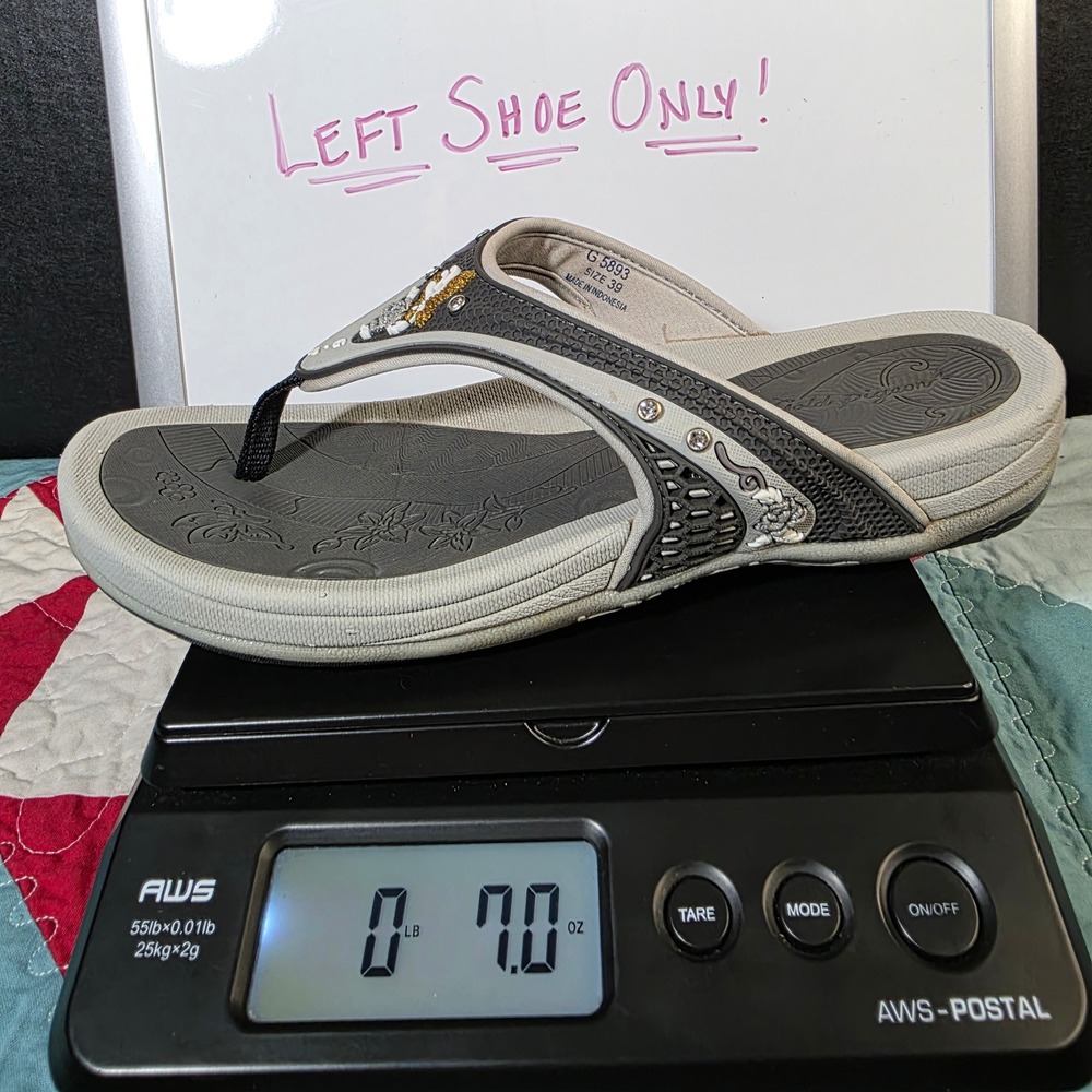 Gold Pigeon Thong Sandal Women Size 39 Gray Flip Flop LEFT SHOE ONLY SINGLETON - Picture 8 of 8
